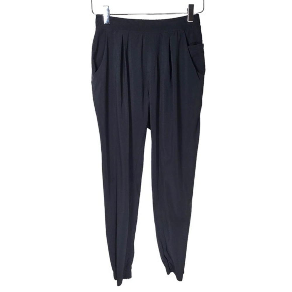 Lululemon Elastic Waistband 4 Pocket Track Pants in Black